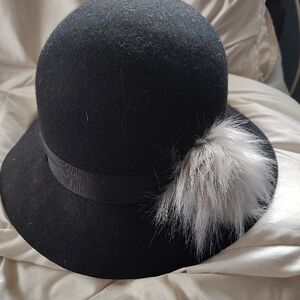 Sophisticated Black Hat with Faux Fur Detail